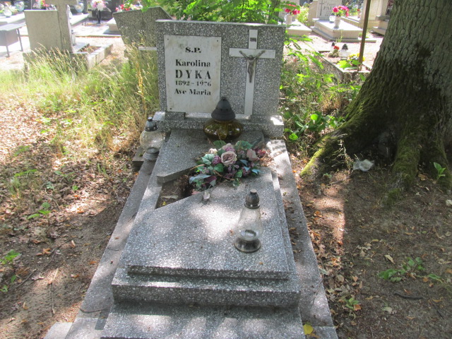 Grób Karolina Dyka