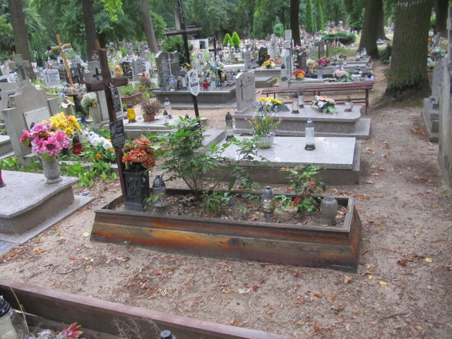 Grób ANTONINA JUSZCZYSZYN