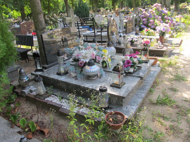 Grób ZBIGNIEW KIWERT