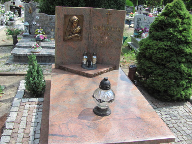 Grób MARIA KONDRACIK