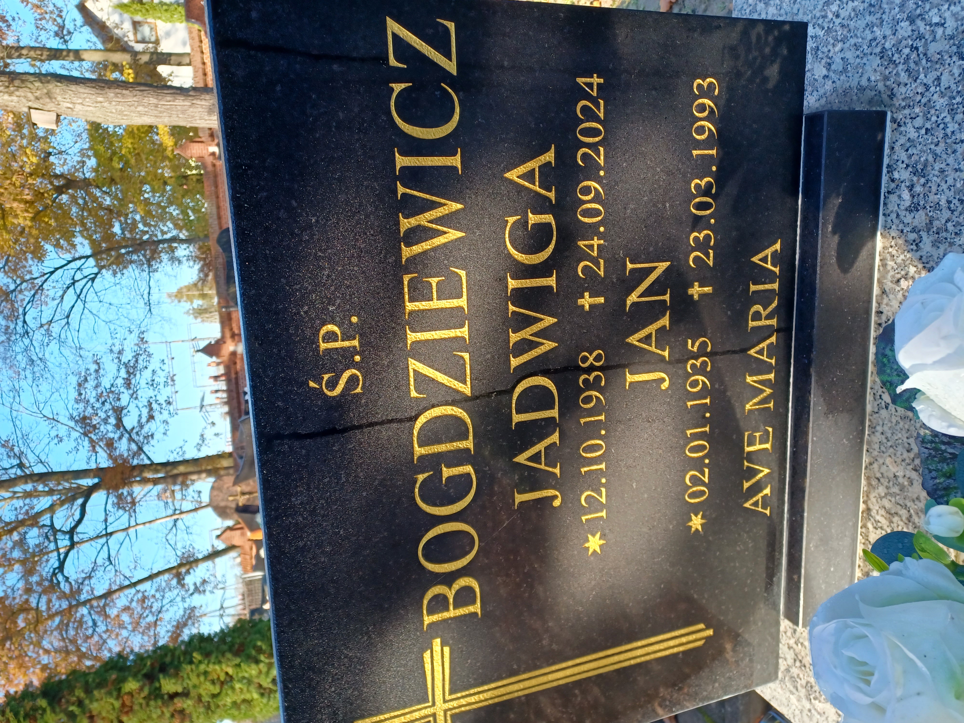 Grób Jadwiga Bogdziewicz