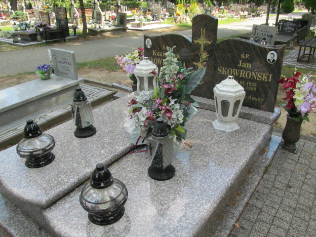 Grób KAZIMIERA SKOWROŃSKA