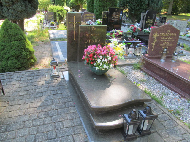Grób HENRYK OPARA