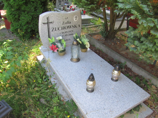 Grób ZOFIA ŻUCHOWSKA