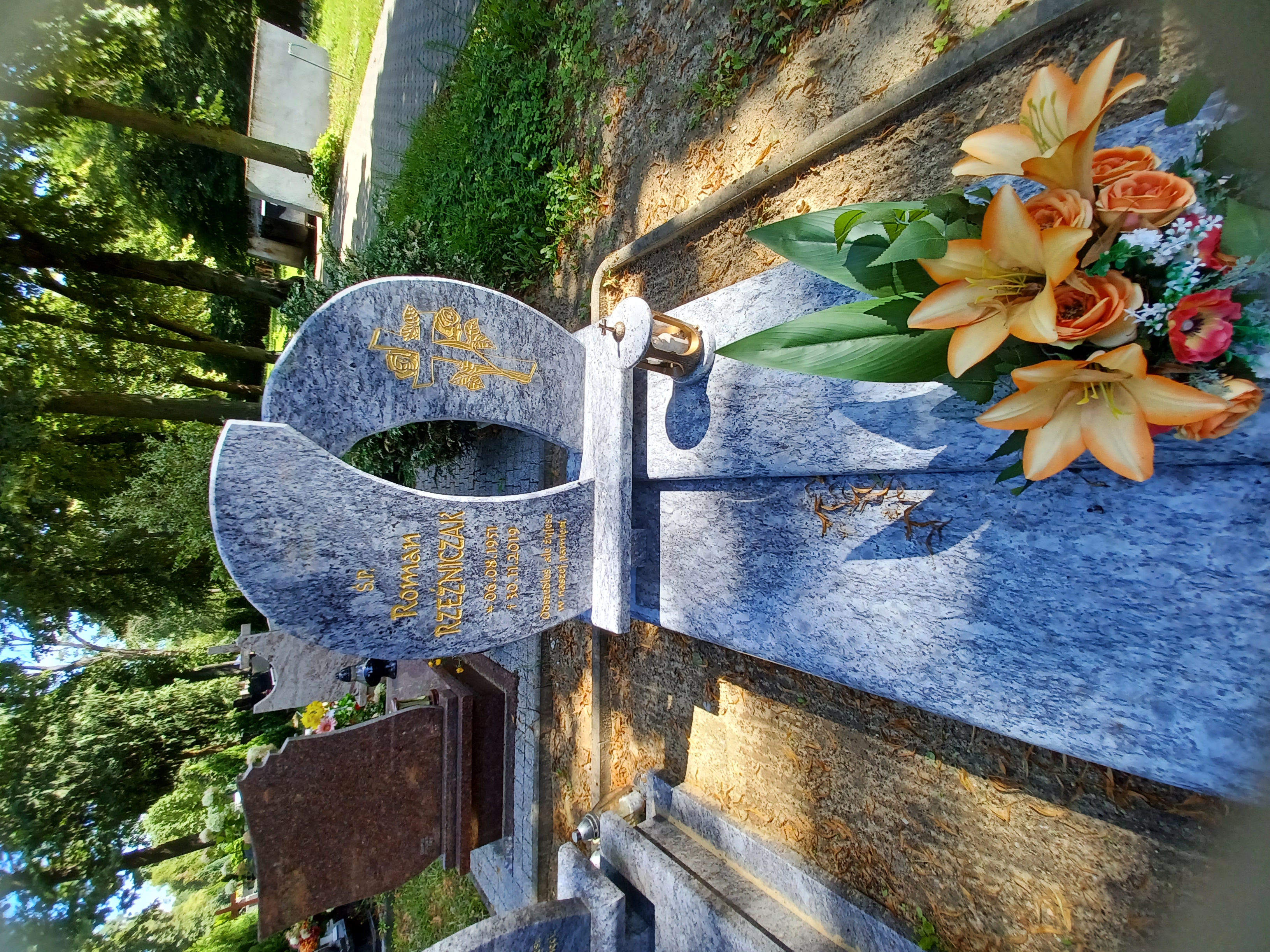 Grób ROMAN RZEŹNICZAK