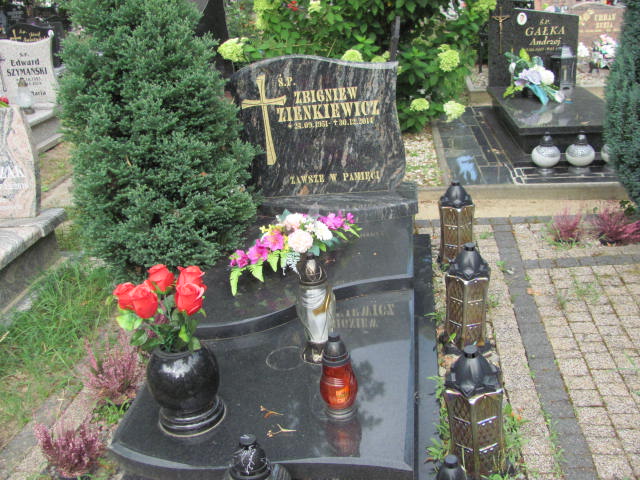 Grób ZBIGNIEW ZIENKIEWICZ