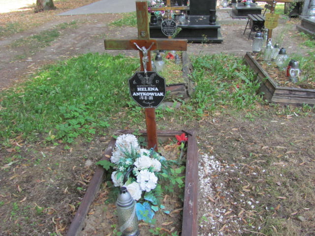 Grób HELENA ANTKOWIAK